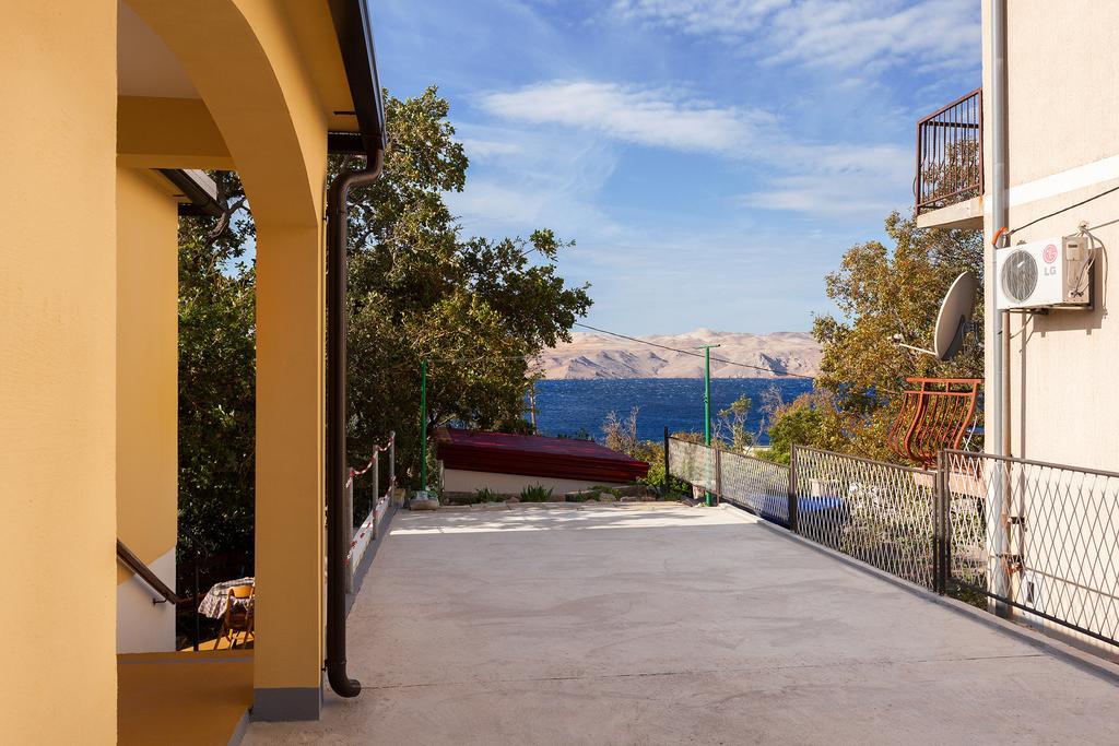 Apartman Davorka Karlobag Exterior photo