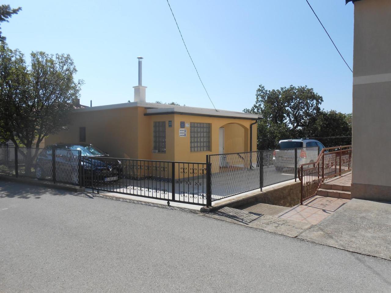 Apartman Davorka Karlobag Exterior photo
